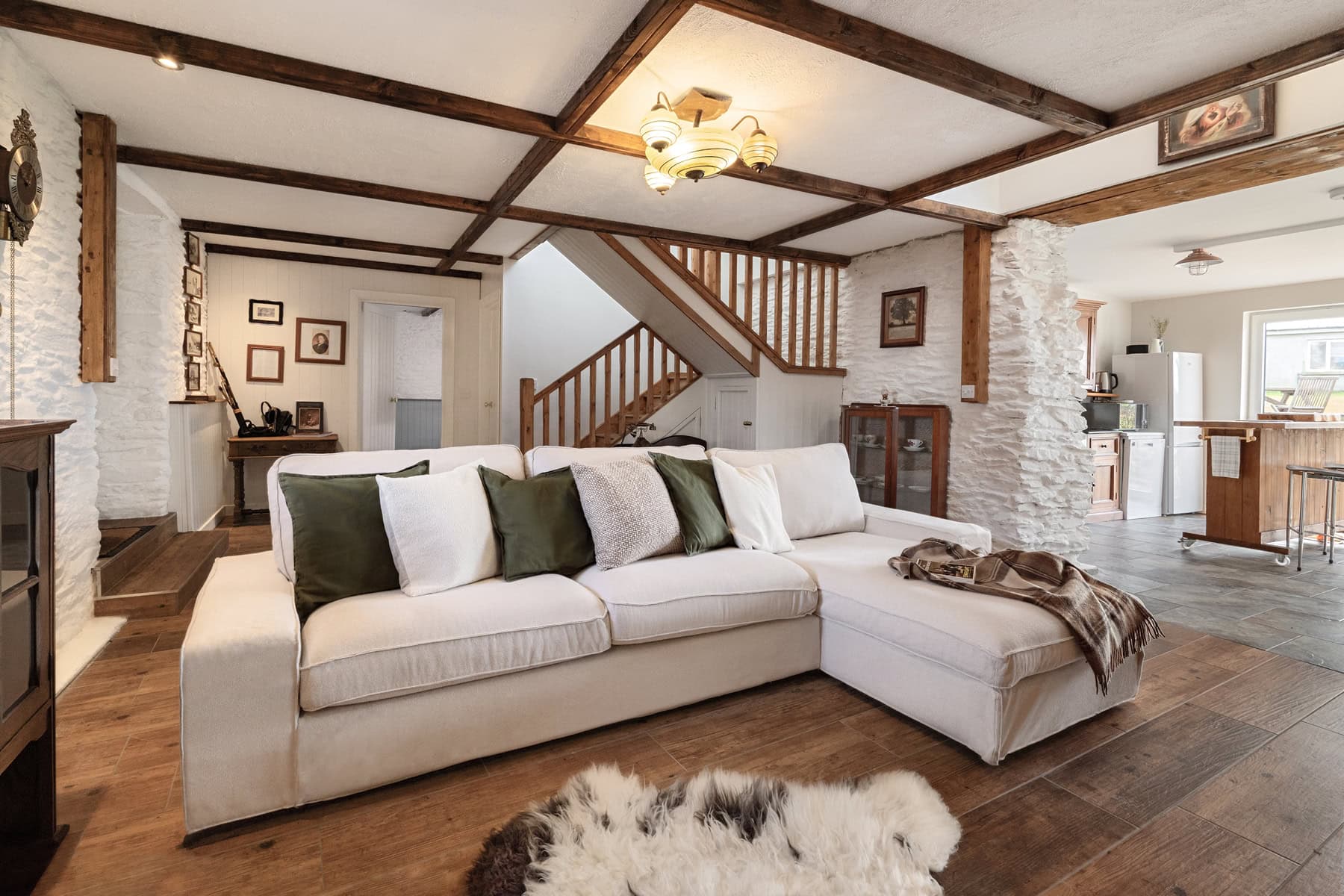 01-Pipers-Cottage-Interior-Open-Plan-Living-Room-015726