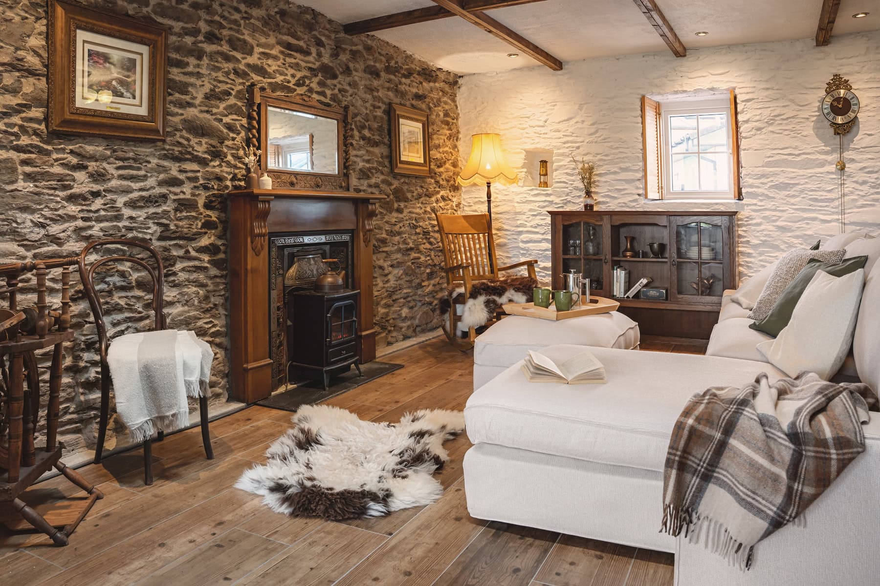 02-Pipers-Cottage-Interior-Open-Plan-Living-Room-02-5789
