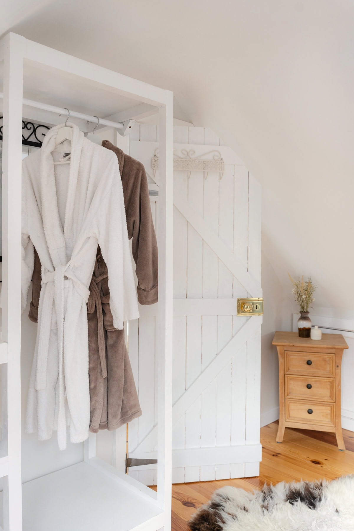 10-Pipers-Cottage-Interior-Upper-Floor-Bedroom-024000