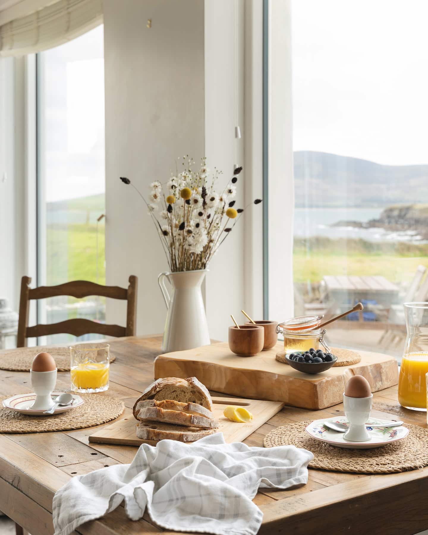 sanctuary-cottages-ocean-blue-table-breakfast-detail-1440×1800 sanctuary-cottages-ocean-blue-table-breakfast-detail-1440×1800